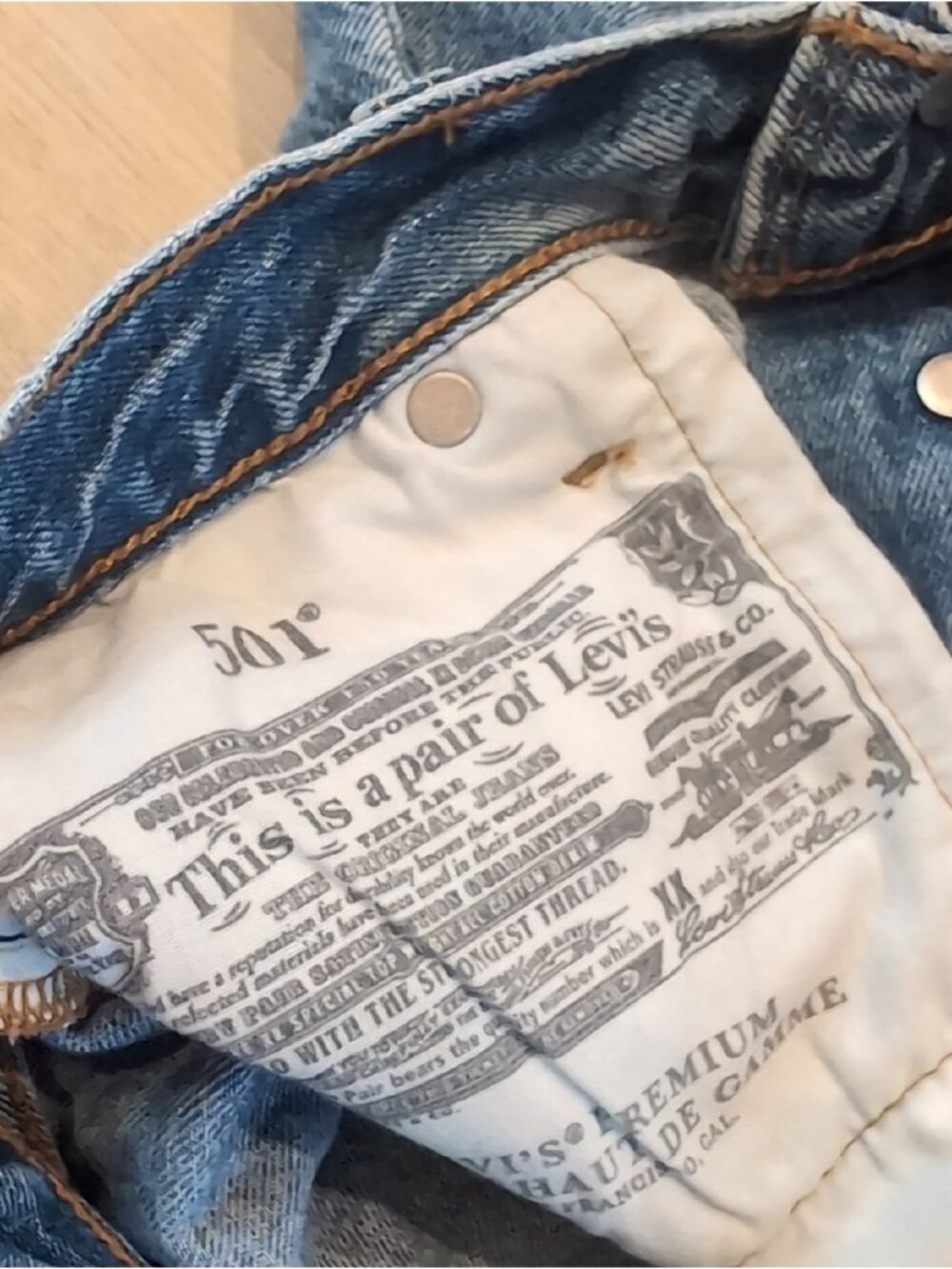 Levi's 501 90s Light Blue Straight-Leg Jeans - Picture 8 of 14